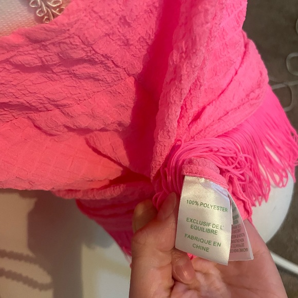 Lilly Pulitzer pink fringe top. - Picture 5 of 5